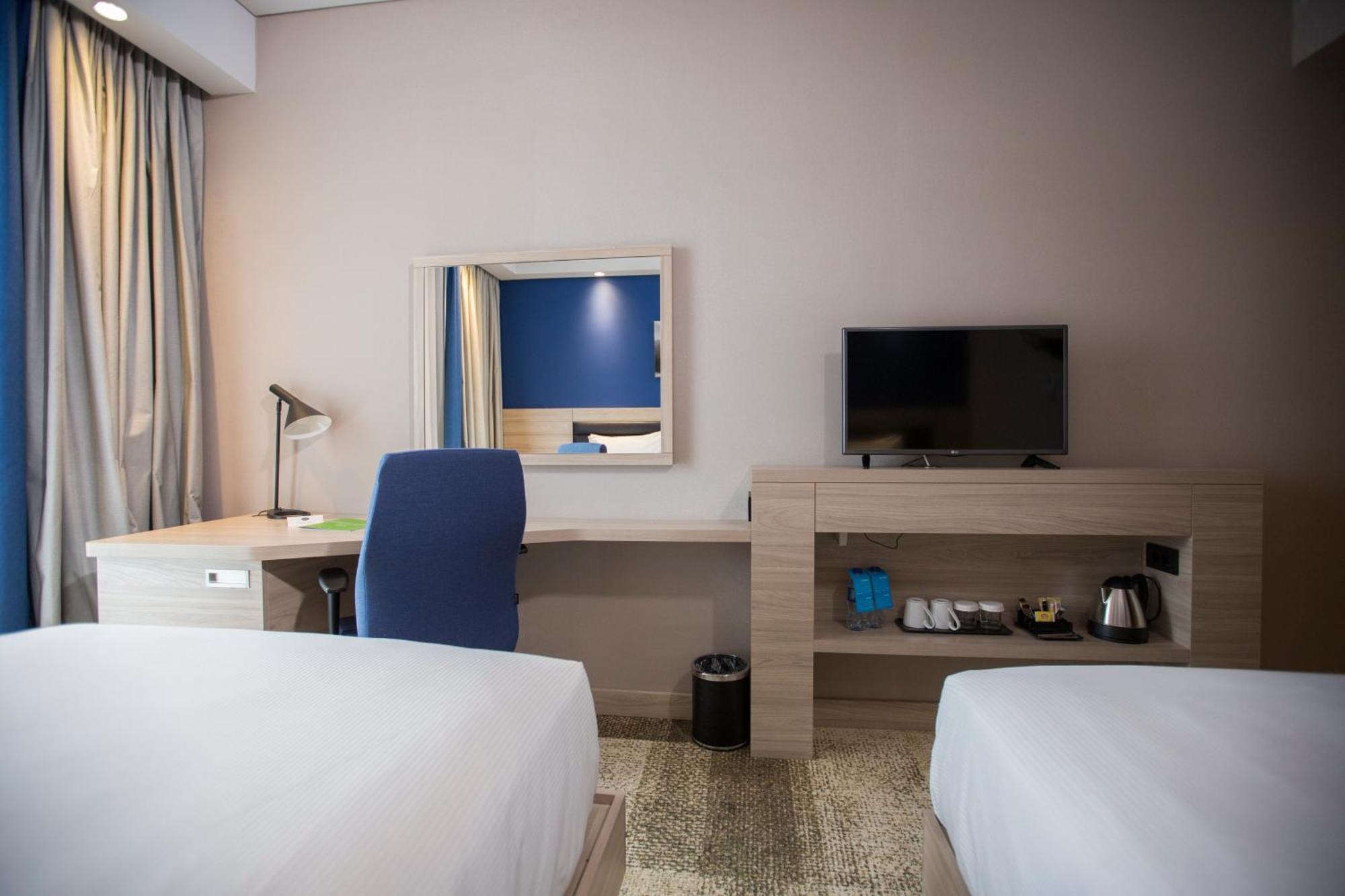 Hampton By Hilton 4*