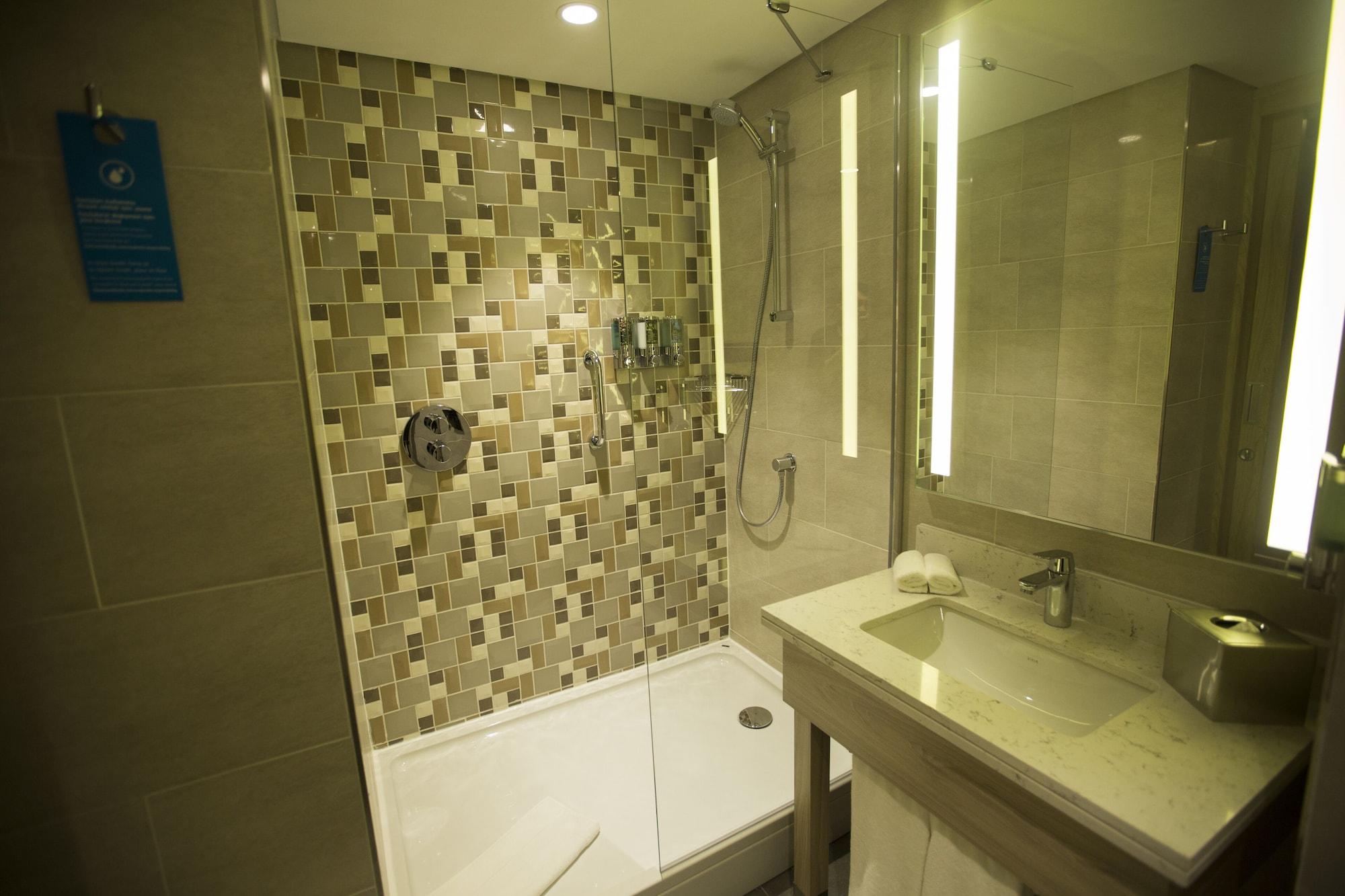 Hampton By Hilton 4*
