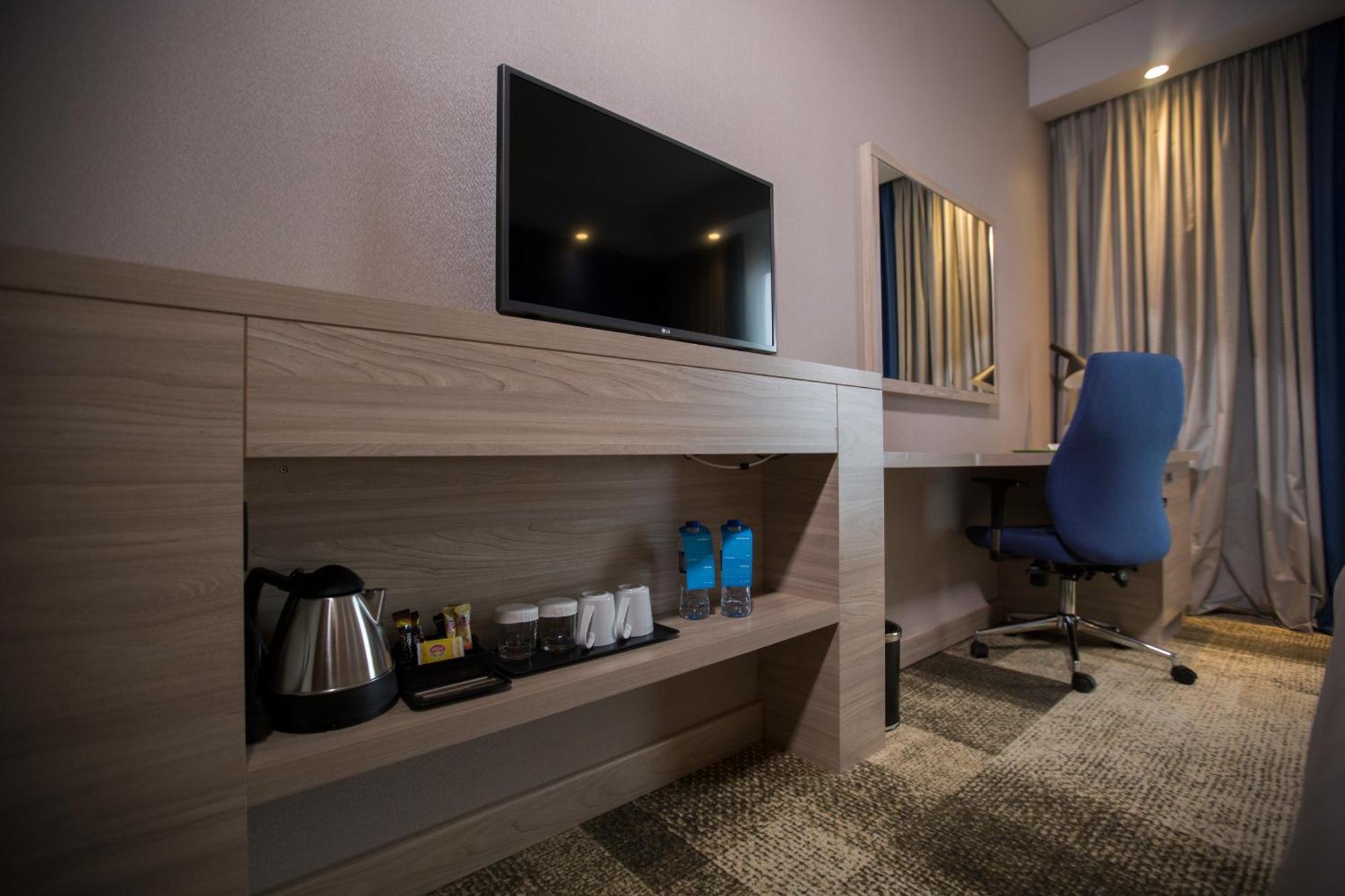 Hampton By Hilton Hotel