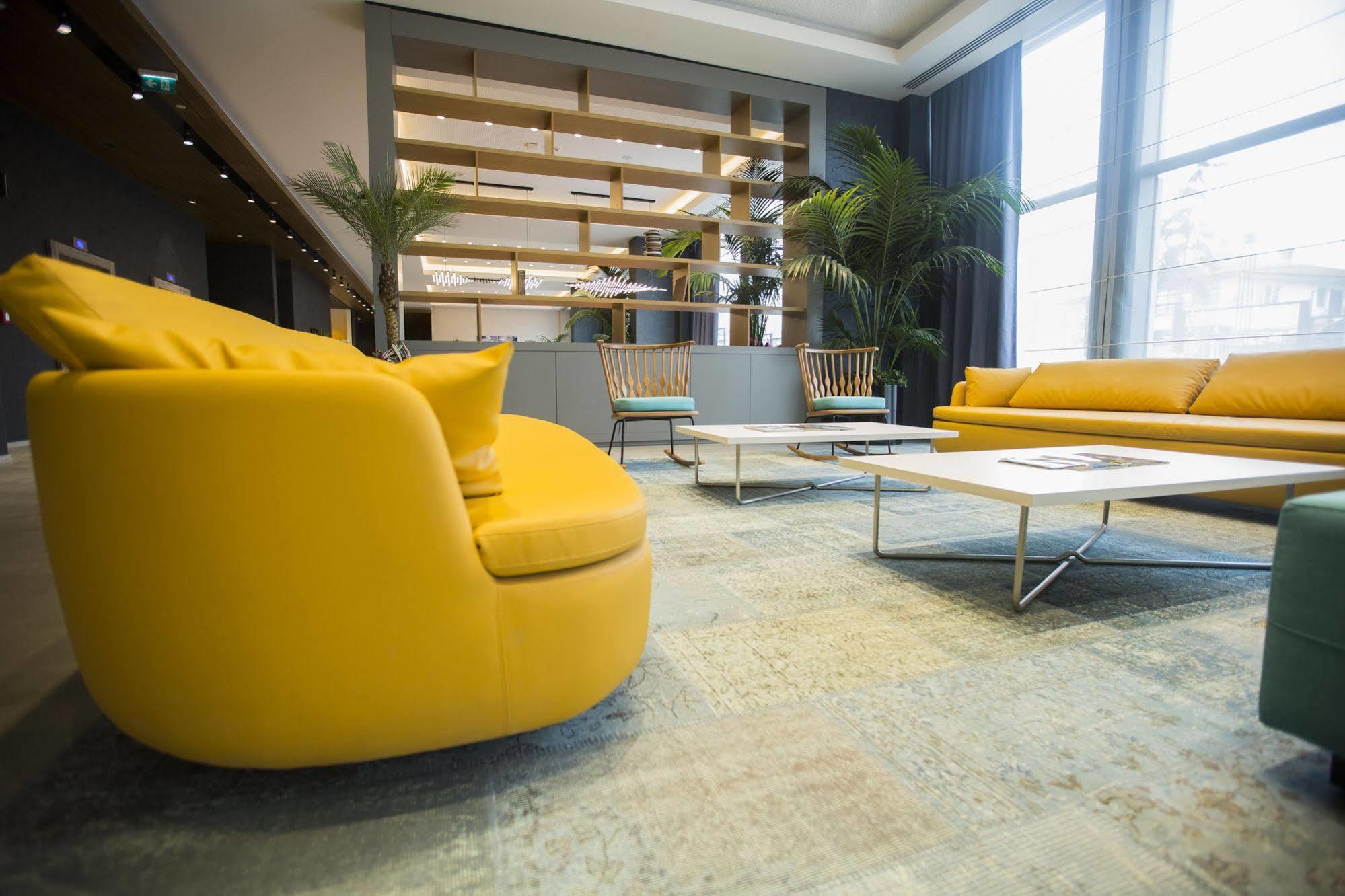 Hampton By Hilton 4*